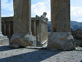 Temple de Bacchus, vu du temple de Jupiter.