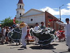 Comparsa parque Melgar Tolima Colombia - panoramio.jpg