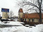 The Red Lobster in London, Ontario (2013). This one is also a Ponderosa remake, and also has an addition to the right, as it was added on when the Dundas location in London closed, around the late 80s.