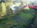 Southbound train between Thusis and Tiefencastel on Solis viaduct Südwärts fahrender Zug zwischen Thusis und Tiefencastel auf dem Soliser Viadukt