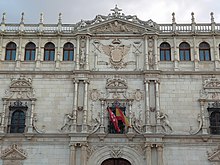 Fachada del Colegio Mayor de San Ildefonso en Alcalá de Henares