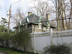 Clapham-Stern House gardener's cottage in 2016