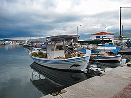 View of the harbour in Skala Kallonis