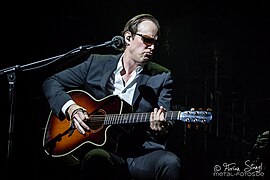 Joe Bonamassa - 2013 World Tour - Meistersingerhalle Nuernberg - 11-03-2013 (8557288377).jpg