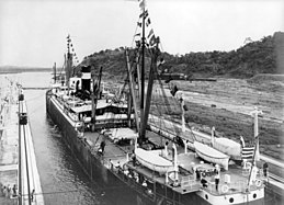 Prva ladja, ki je preplula prekop, SS Ancon, je plula skozi prekop 15. avgusta 1914