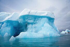 033 Freshly rotated iceberg at Jökulsárlón (Iceland) Photo by Giles Laurent.jpg