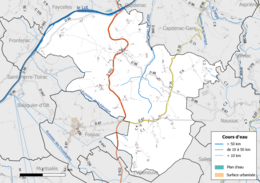 Carte en couleur présentant le réseau hydrographique de la commune