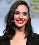 Gal Gadot interprète Gisele Harabo dans les épisodes 4 à 6, 11 (4 films)