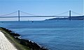 Ponte de 25 Abril broen, har mange likheter med Golden Gate i San Francisco