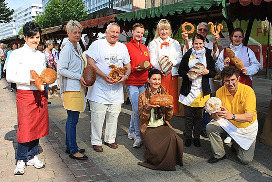 Mit dem Brot aus Chemnitz, Sachsen Som2011 5514WI