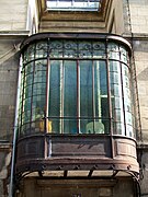 Oriel au centre de la façade de l'ancien hôtel Mangeaot, rue Henri Bodchon.