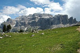 Grupo del Sella visto dalla val Gardena