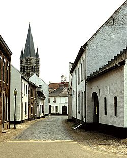 Die abdykerk met die witte huise