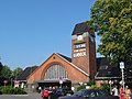 Stazione ferroviaria di Travemünde, che mostra l'orario del successivo treno per Lubecca.