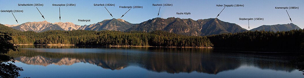 lake Eibsee, Deutsch: Geierköpfe, Schellschlicht, Kreuzspitze, ... Hoher Ziegspitz, Kramerspitz