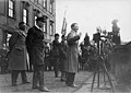 Discours d'Adolf Hitler, le 4 avril 1932, au Lustgarten de Berlin, aux côtés de Wilhelm Brückner, Wolf-Heinrich von Helldorf et Joseph Goebbels.