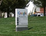 Schüdl baim Fiamensiz fu Google in Mountain View