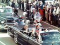 ترور جان اف کندی کندی هنگامی که با همسرش ژاکلین کندی سوار ماشین کروک بود، از ناحیهٔ صورت مورد اصابت گلوله قرار گرفت.