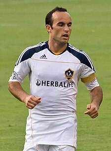 Landon Donovan pelaamassa Galaxylle lokakuussa 2010.