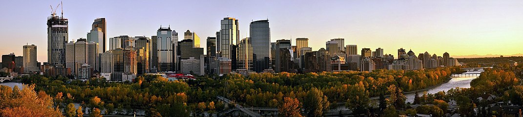 Centre-ville de Calgary, en été 2011, tel qu'aperçu à partir de Crescent Heights au coucher du soleil.