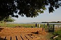 Produzione di mattoni di terra destinati all'edilizia in Niger, 2007.