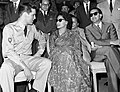 Elvis Presley s kraljem Mahendro in kraljico Ratna leta 1960
