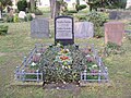 grave in 2005