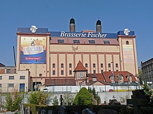 L'ancienne brasserie Fischer à l'entrée de la ville.