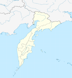 Mapa konturowa Kraju Kamczackiego, na dole nieco na lewo znajduje się punkt z opisem „Pietropawłowsk Kamczacki”