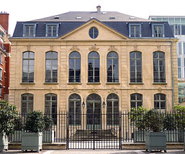 Edificio al numero 111, l'hôtel de Choiseul-Praslin.