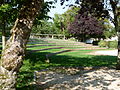 Le théâtre de verdure a été aménagé dans le jardin public de Marennes depuis l'été 2010.