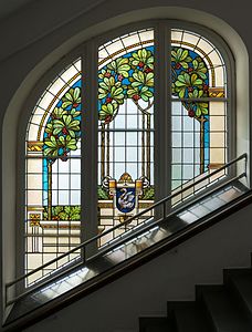 16. Platz: Tsungam mit Buntglasfenster der Glasmalereianstalt Ferdinand Müller im Gymnasium Leopoldinum Detmold am Tag des offenen Denkmals 2016