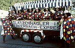 Thumbnail for File:Fastnachtsgruppe Glatzennagler der Freiwillige Feuerwehr Beselich-Obertiefenbach beim Fastnachtsumzug 1995.jpg