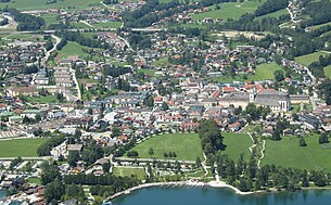 Der Ort Mondsee, Luftbild