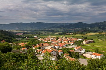 Vrhpolje v Vipavski dolini