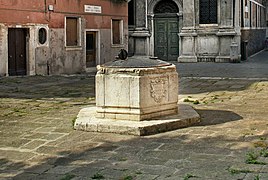 Campiello drio Ca'Memo in Venice - Wellhead