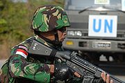 БҰҰ-ның жаһандық бітімгершілік операциясына қатысатын Индонезия армиясының жаяу әскері