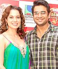 Kangana Ranaut and R. Madhavan pose for the camera