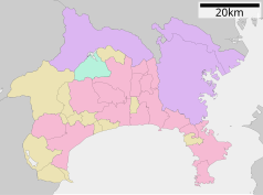 Mapa konturowa Kanagawy, w centrum znajduje się punkt z opisem „Atsugi”