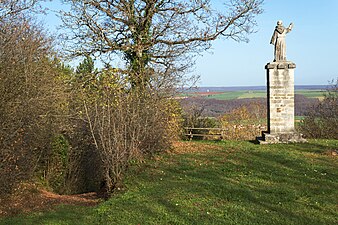 Saint Siméon protège le village.