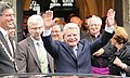 Bundespräsident Joachim Gauck nach der Eröffnung der Ausstellung „Karl der Große - Macht, Kunst, Schätze“ am 19. Juni 2014 in Aachen vor der Domschatzkammer.