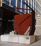 Proyecto para un monumento IV B (1978), de Pablo Palazuelo (Museo de Escultura al Aire Libre de La Castellana, Madrid)