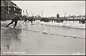 «Skøitesport. Stadion, Oslo», skøyteløp omkring 1930. Postkort: Mittet & Co./Nasjonalbiblioteket