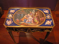 Writing table with porcelain plaques inset (Museu Calouste Gulbenkian, 1772)