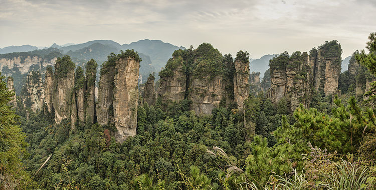 Панорама горы Пять Пальцев (Улинъюань, Китай)