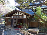 前田侯爵邸の和館。上記洋館と隣接して建てられた。重要文化財（東京都目黒区駒場公園）[194]