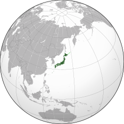 Vị trí của Nhật Bản (xanh lá) trên thế giới, bao gồm quần đảo Kuril hiện đang tranh chấp với Liên bang Nga (xanh nhạt).