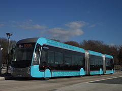 Un exemplaire en livrée "bleu" sur la ligne A au terminus de Saint-Eloy.