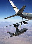 KC-135から空中給油を受けるX-35A