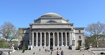 Biblioteca de la Universidad de Columbia en Nueva York, diseñada por Charles Follen McKim entre otros